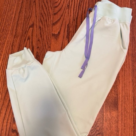 Figs Scrub Set - Picture 7 of 10